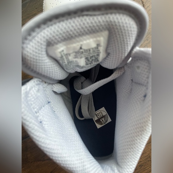 New Nike Air Jordan 1 Mid Wolf Grey Midnight blue Kids Sz 1 Brand New with Box - Picture 7 of 13